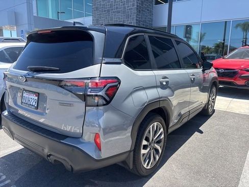 Used 2025 Subaru Forester Touring AWD/4WD image 6
