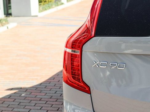 Used 2024 Volvo XC90 T8 Plus AWD/4WD image 9
