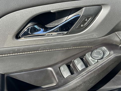 Certified 2020 Chevrolet Traverse LT image 17