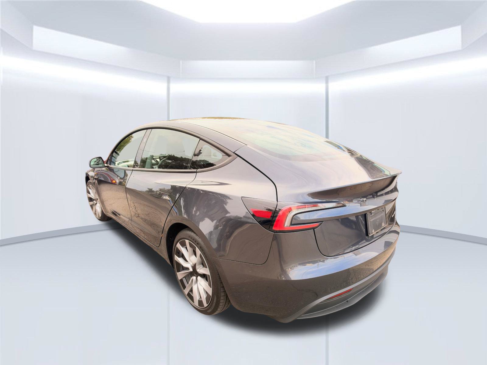 Used 2025 Tesla Model 3 Long Range AWD/4WD image 4