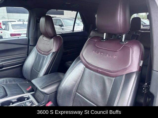 Used 2020 Ford Explorer Platinum w/ Premium Technology Package AWD/4WD image 18