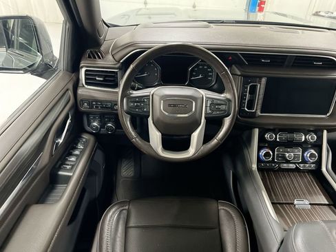 Used 2021 GMC Yukon Denali w/ Denali Premium Package AWD/4WD image 11