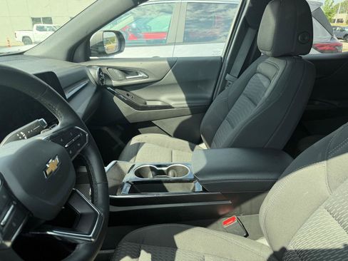 Used 2025 Chevrolet Equinox LT FWD image 7
