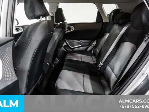 Used 2025 Kia Soul LX w/ LX Technology Package FWD image 13