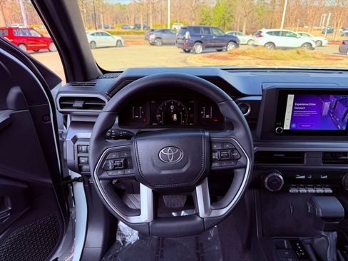 Used 2025 Toyota 4Runner SR5 image 17