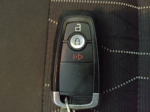 Used 2020 Ford EcoSport SE w/ SE Convenience Package image 32