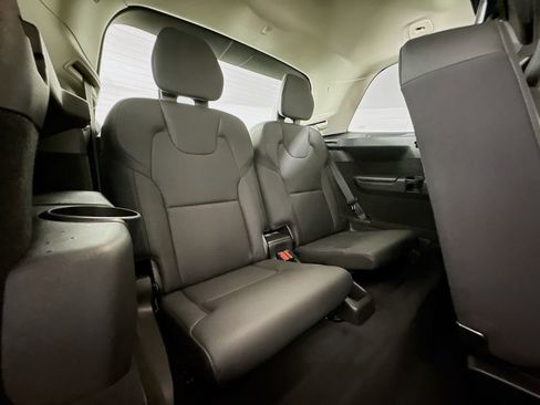 Certified 2025 Volvo XC90 B6 Plus AWD/4WD image 28