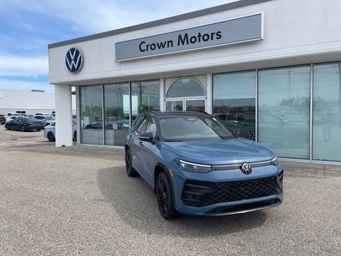 New 2026 Volkswagen Tiguan SE R-Line AWD/4WD image 1