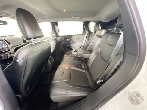 Used 2022 Jeep Cherokee Trailhawk w/ Technology Group B image 23