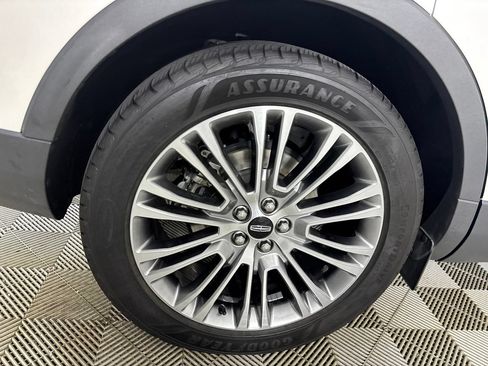 Used 2016 Lincoln MKX Reserve w/ Technology Package FWD image 33