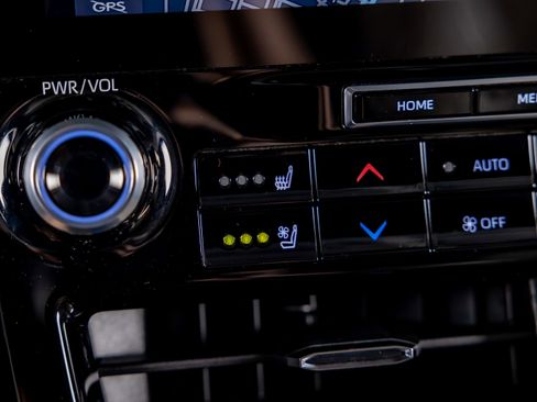 Used 2021 Toyota Highlander Platinum FWD image 19
