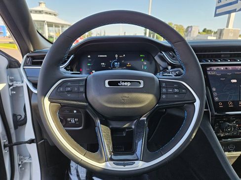 Used 2024 Jeep Grand Cherokee Trailhawk image 23