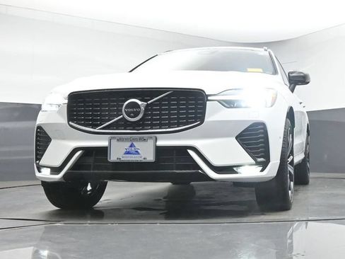Used 2023 Volvo XC60 B5 Ultimate AWD/4WD image 12