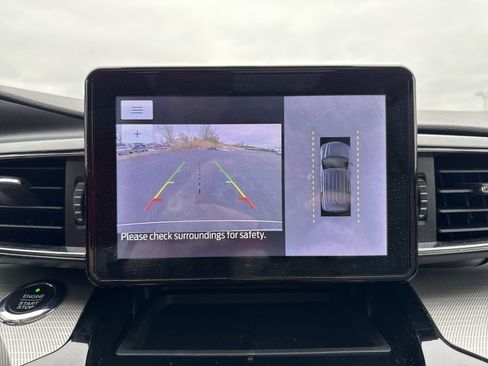 Used 2021 Ford Explorer Limited w/ Equipment Group 301A AWD/4WD image 18