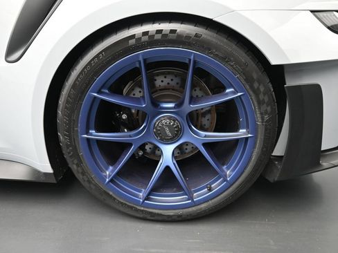 Certified 2025 Porsche 911 GT3 RS RWD image 26