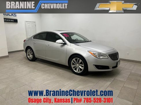 Used 2016 Buick Regal image 1