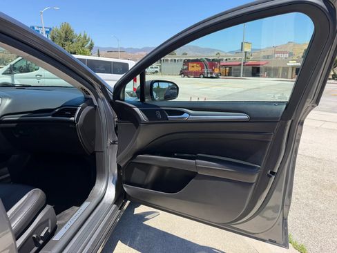 Used 2013 Ford Fusion Titanium FWD image 20