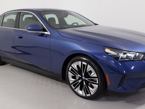 Used 2025 BMW 530i image 21