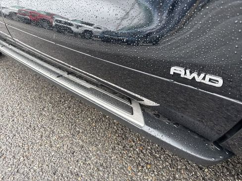 New 2026 Toyota Highlander Platinum image 3