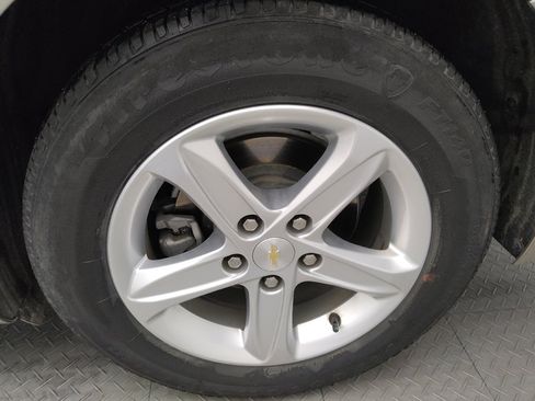 Used 2025 Chevrolet Malibu LS FWD image 31
