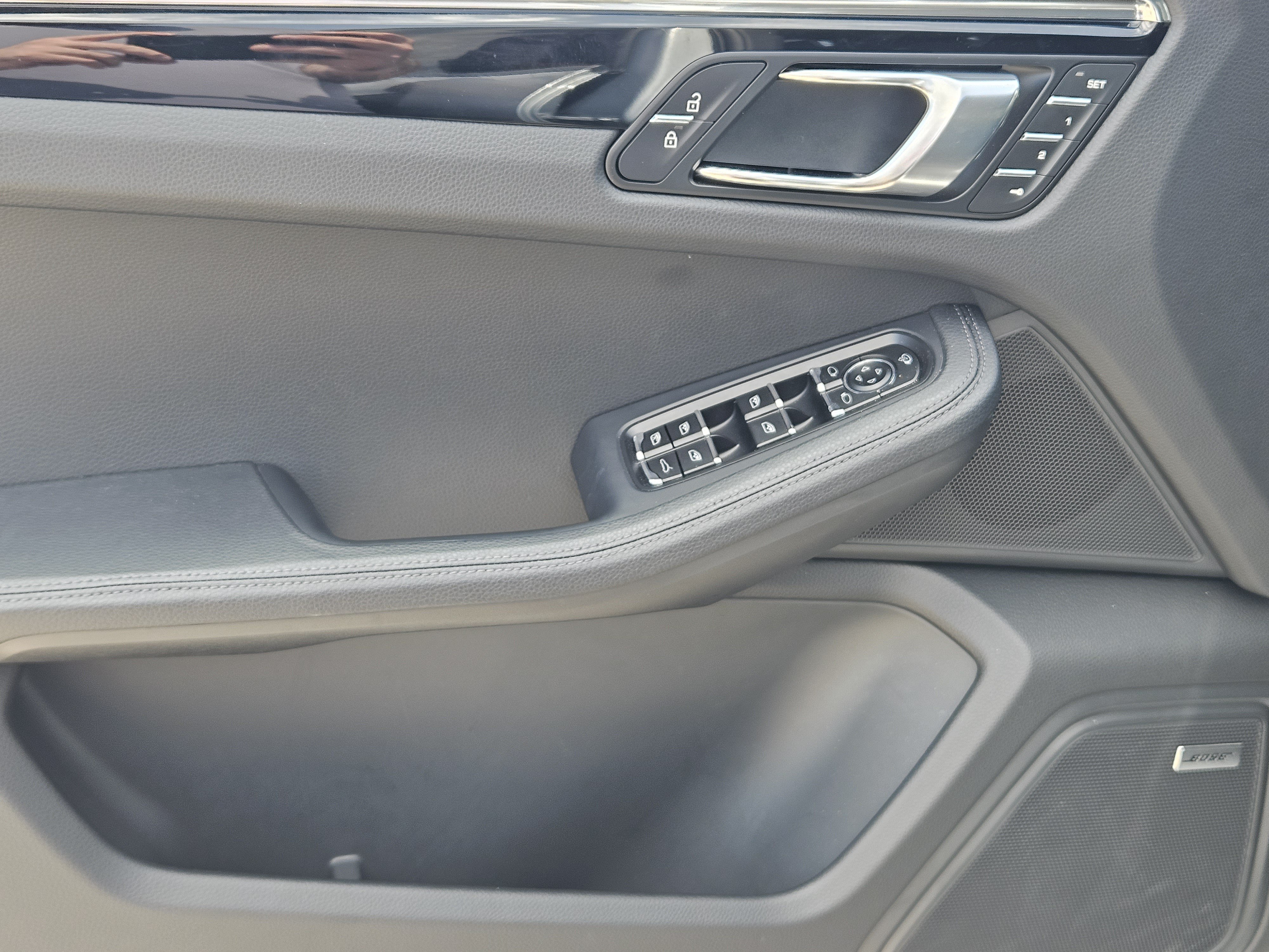 Certified 2026 Porsche Macan AWD/4WD image 22