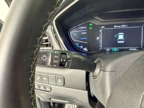 Used 2020 Kia Niro EX FWD image 27