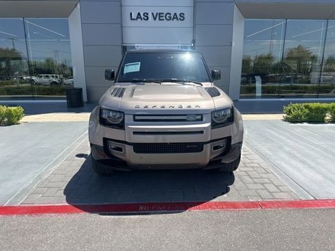 Used 2023 Land Rover Defender 130 X-Dynamic SE AWD/4WD image 2