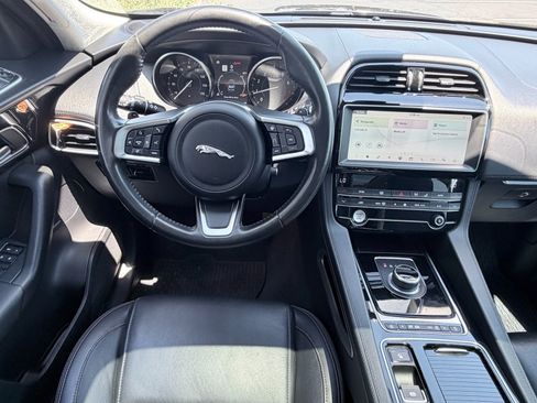 Used 2020 Jaguar F-PACE Prestige AWD/4WD image 10