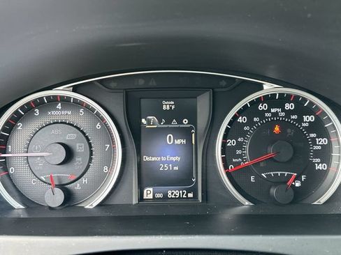 Used 2016 Toyota Camry XSE FWD image 19