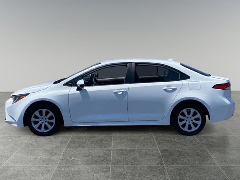 Used 2023 Toyota Corolla LE FWD image 2
