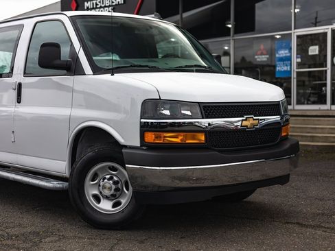Used 2024 Chevrolet Express 2500 w/ Driver Convenience Package image 3