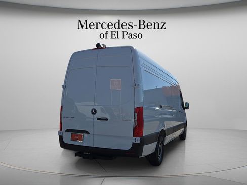 Used 2025 Mercedes-Benz Sprinter 2500 image 10