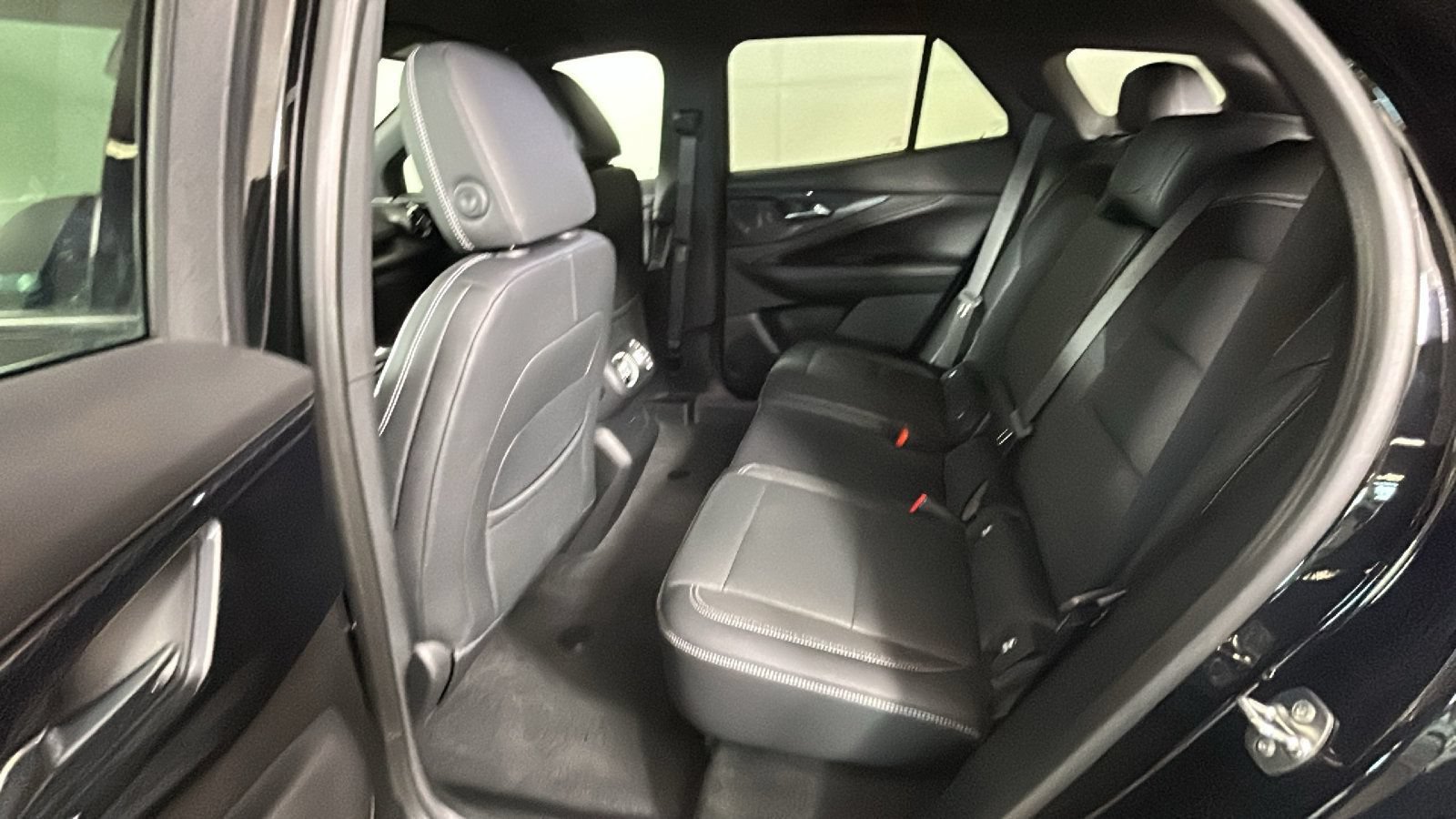 Used 2024 Chevrolet Blazer EV LT AWD/4WD image 31