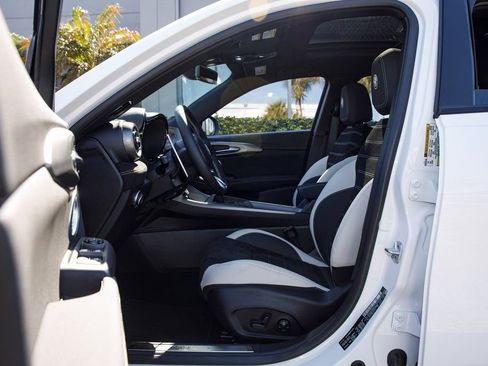 New 2026 Alfa Romeo Tonale w/ Active Assist Package image 24