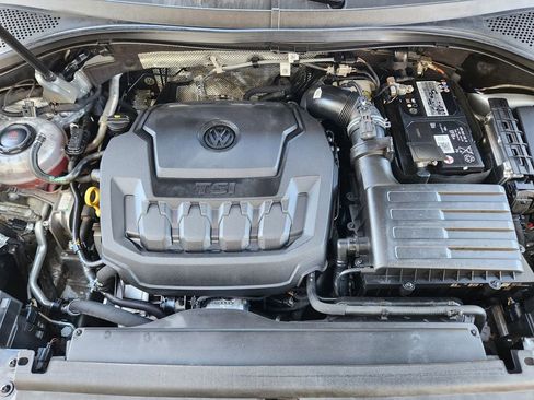 Used 2022 Volkswagen Tiguan SE image 16