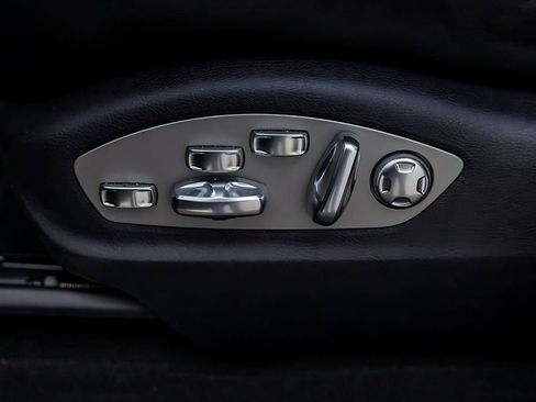 Used 2025 Porsche Macan GTS image 23