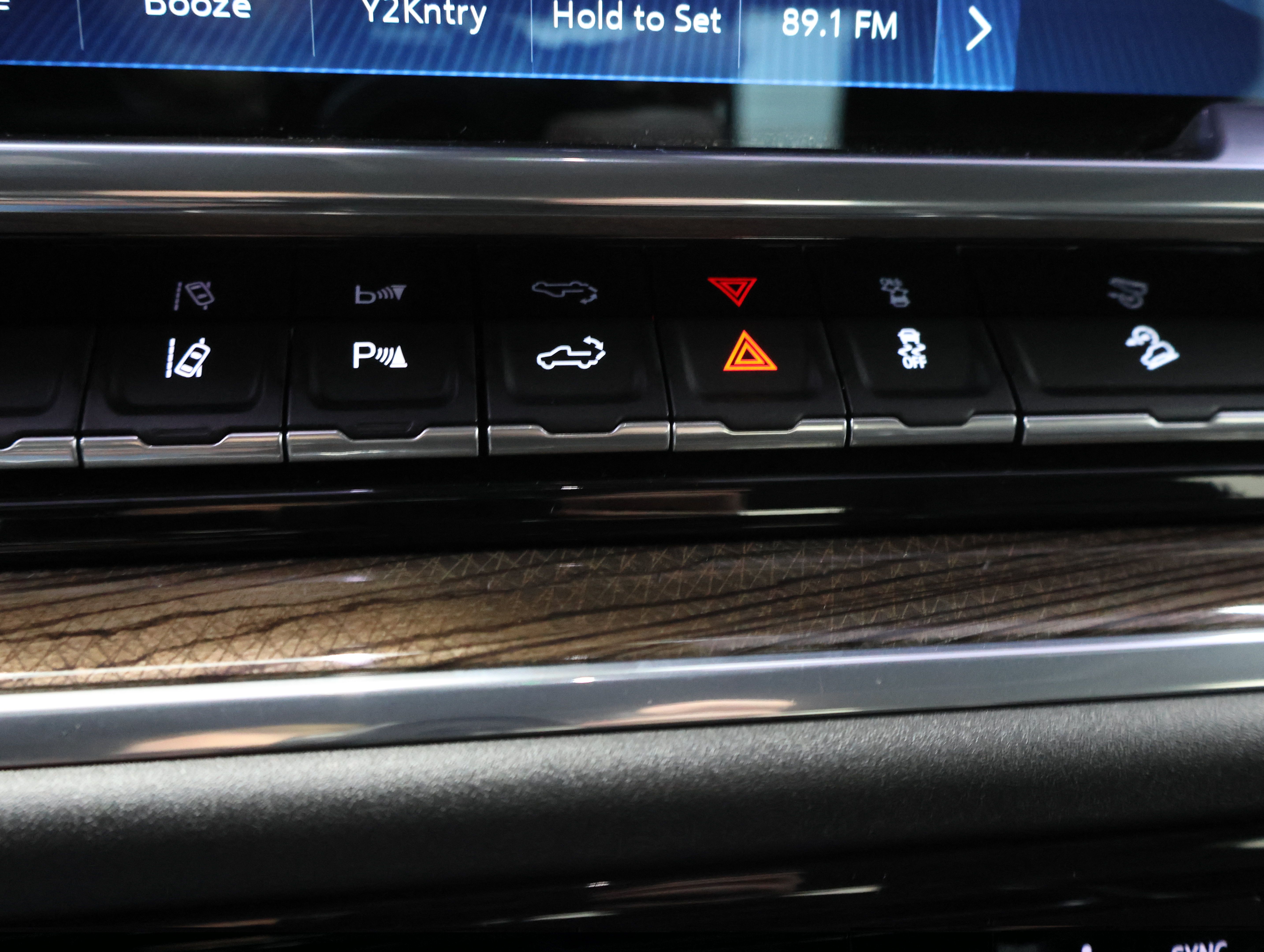 Used 2024 Chevrolet Silverado 2500 LT AWD/4WD image 54