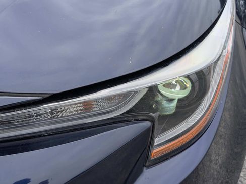 Used 2021 Toyota Corolla LE FWD image 3