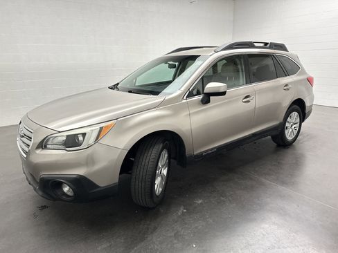 Used 2015 Subaru Outback 2.5i Premium image 4