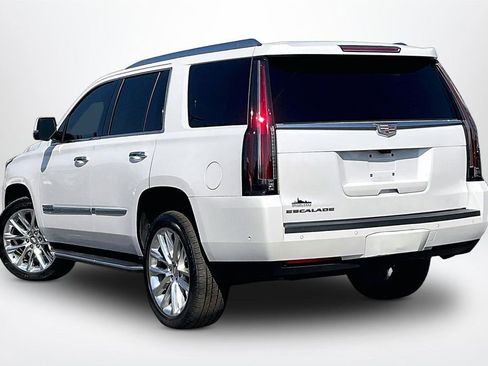 Used 2020 Cadillac Escalade Luxury RWD image 5