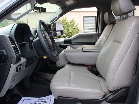 Used 2022 Ford F550 4x4 Crew Cab Super Duty w/ Power Equipment Group image 19