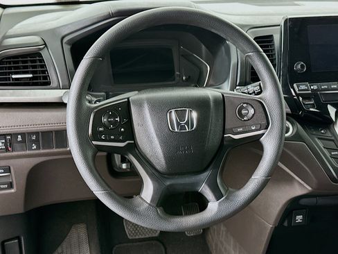 Used 2018 Honda Odyssey EX image 18