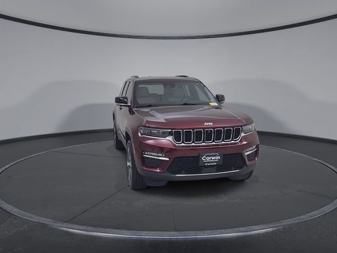 Certified 2025 Jeep Grand Cherokee Limited w/ Luxury Tech Group II AWD/4WD image 5
