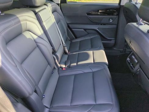 Used 2026 Lincoln Nautilus Premier w/ Equipment Group 102A AWD/4WD image 33