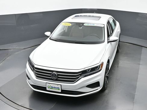 Used 2022 Volkswagen Passat 2.0T SE image 25