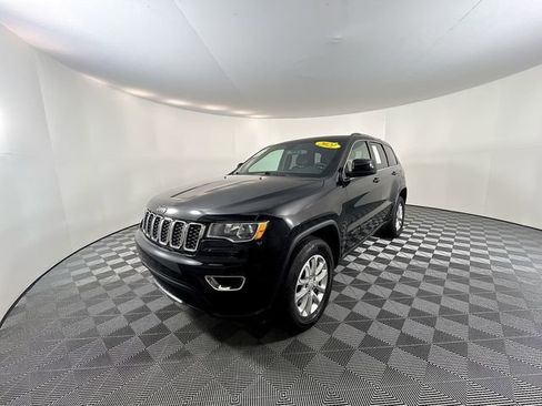 Used 2021 Jeep Grand Cherokee Laredo X image 4