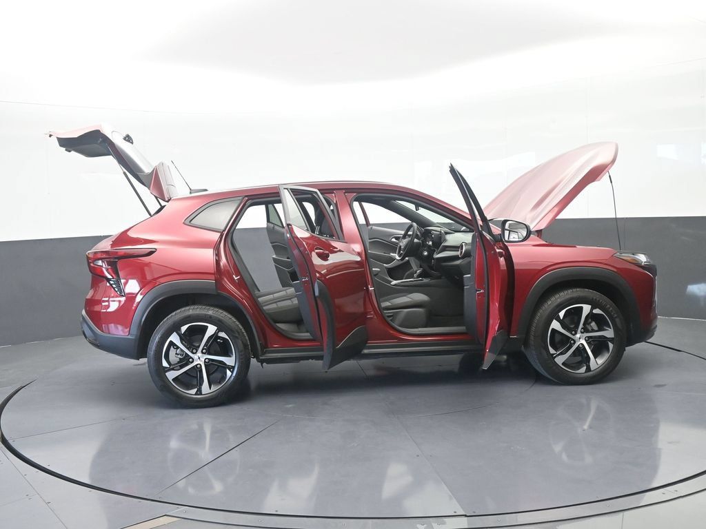 Used 2025 Chevrolet Trax RS w/ Sunroof Package FWD image 71