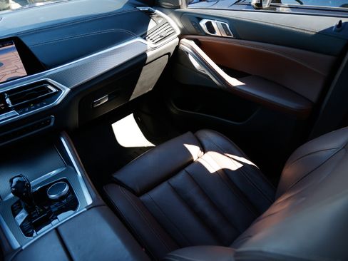 Used 2020 BMW X6 M50i image 26