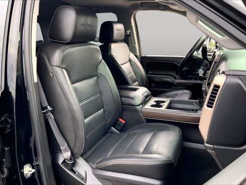 Used 2018 GMC Sierra 1500 Denali RWD image 9