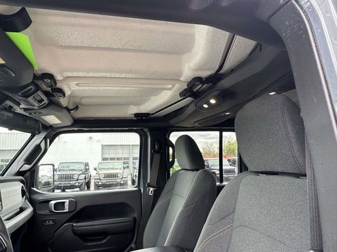Used 2024 Jeep Wrangler Unlimited Sport AWD/4WD image 21